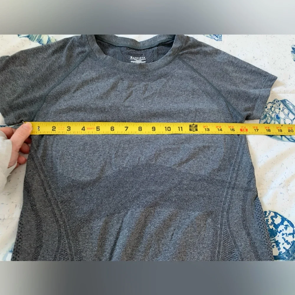 Athleta Momentum Seemless Tee Shirt size Small - Picture 5 of 6